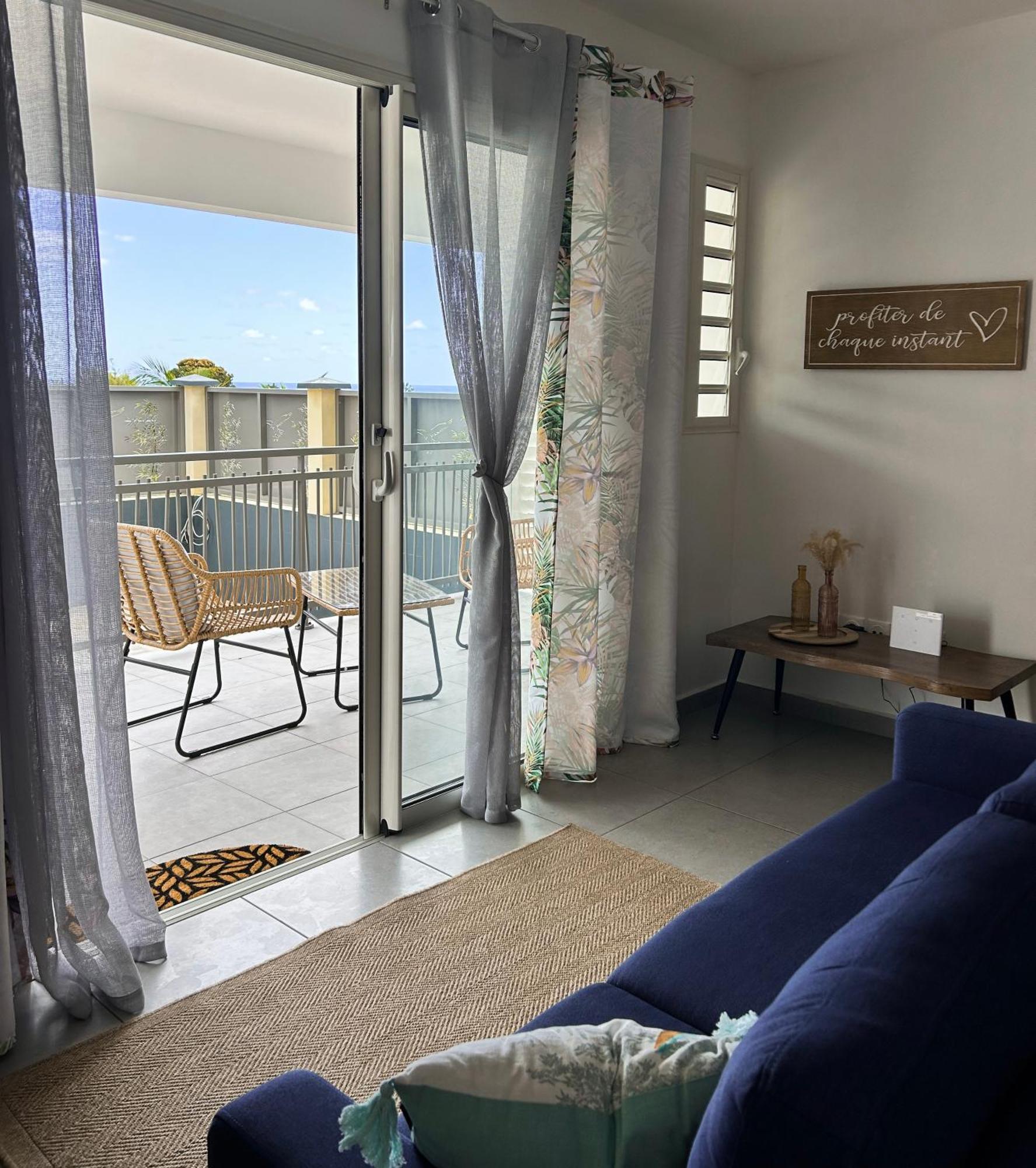Logement Palmier Sainte-Rose Exterior photo